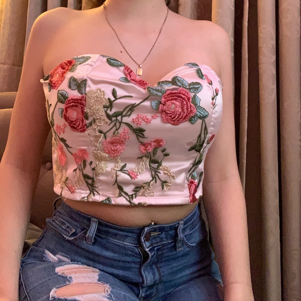 Light pink Floral crop top